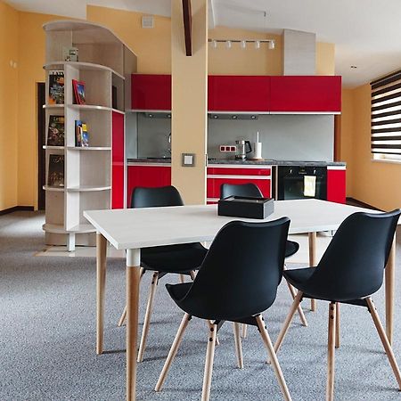 Riga City Center Quiet Apartment With Free Private Parking Luaran gambar