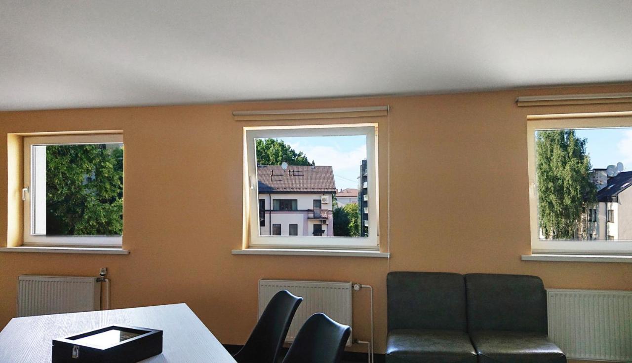Riga City Center Quiet Apartment With Free Private Parking Luaran gambar